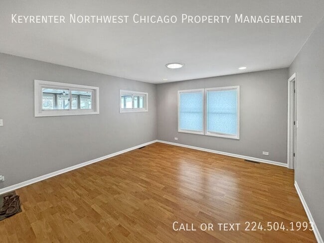 Building Photo - 5411 W Lake Shore Dr