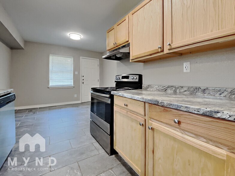 Building Photo - 1307 Cardinal Dr