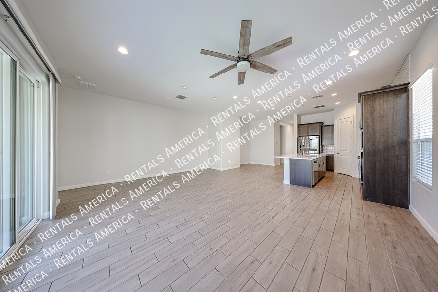 Building Photo - 2131 East Charlotte Dr
