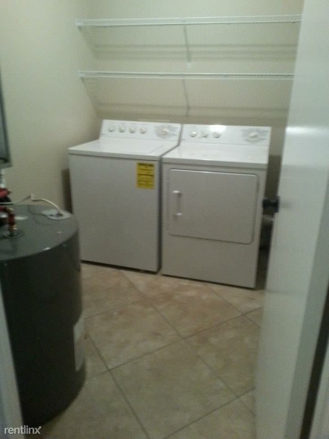 Building Photo - 3 br, 2 bath Condo - Rolling Hills condo F41