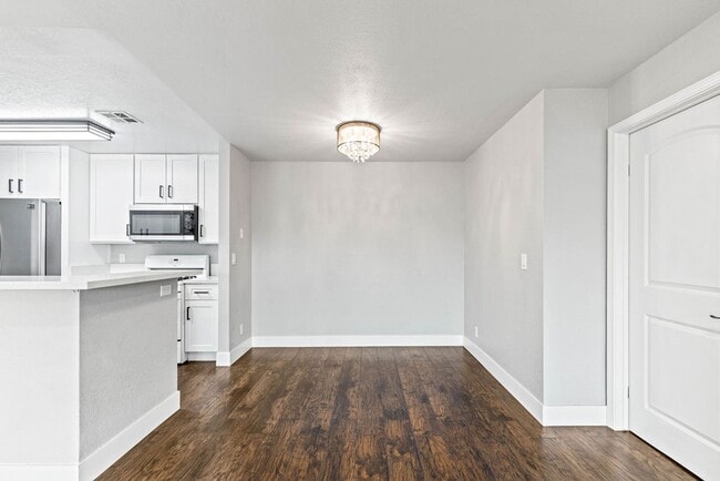 Building Photo - 2200 S Fort Apache Rd
