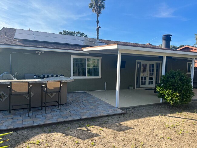 Building Photo - Charming house for rent in Encanto!