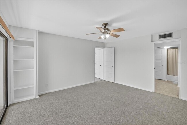 Building Photo - 13618 Greenfield Dr