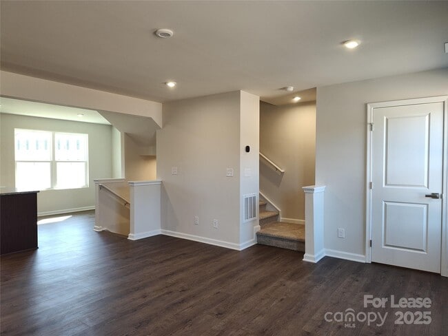 Building Photo - 8031 Sinnet Pl