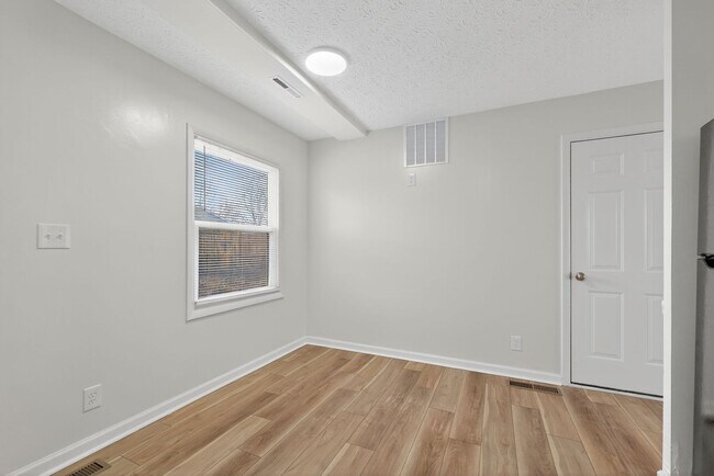 Building Photo - Newly Renovated 3 Bedroom Home for Rent wi...