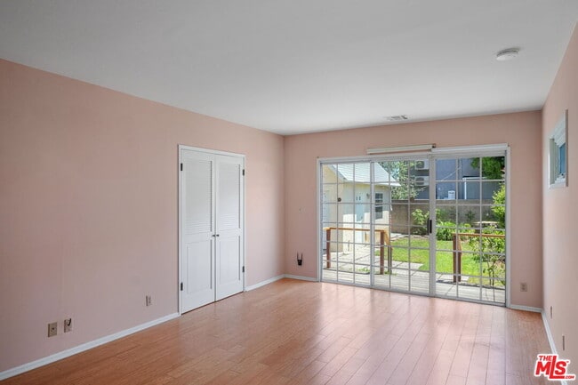 Building Photo - 2534 Wellesley Ave