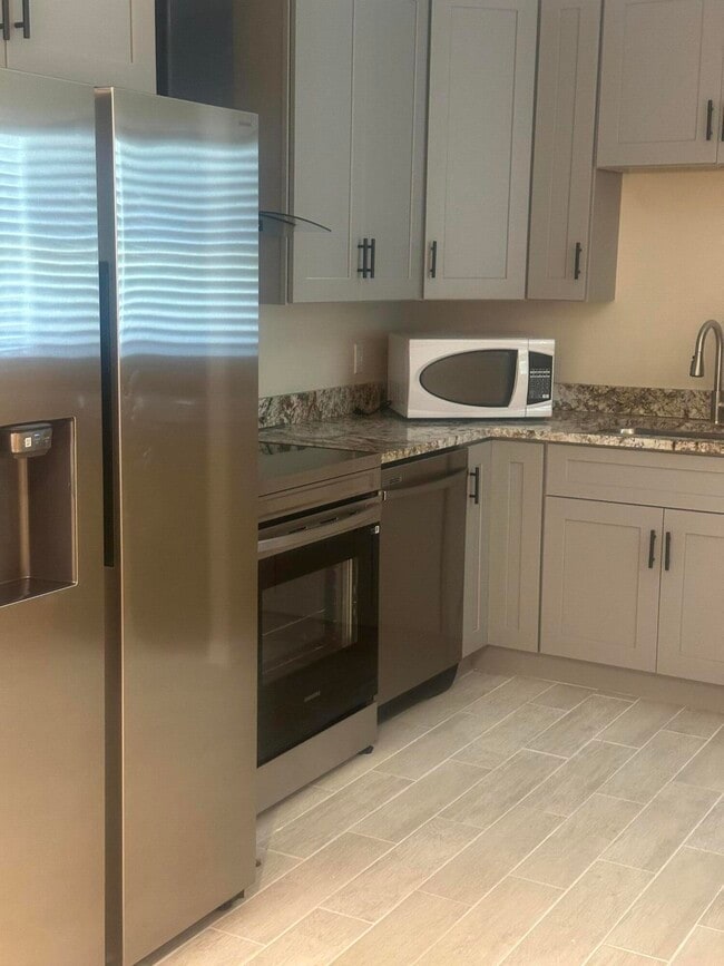 Building Photo - 704 N 18th St