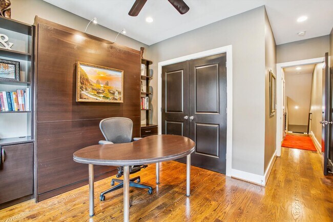 Building Photo - 2 BED PLUS DEN!!! * Fully Furnished and Fa...