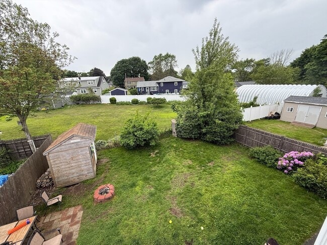 Building Photo - 158 Grove St