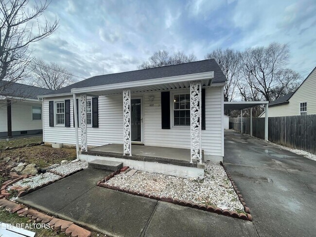 Building Photo - 937 Shamrock Ave