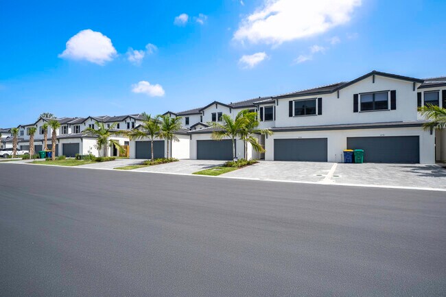 Building Photo - 3024 Green Palm Ct