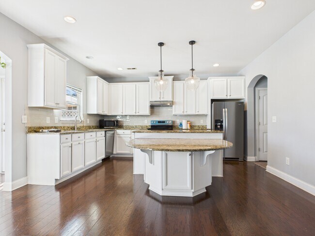 Building Photo - 13820 Netherton Ln