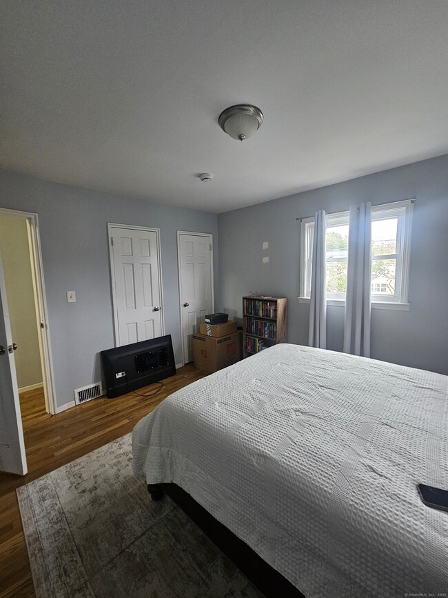 Building Photo - 258 Larkin Ct