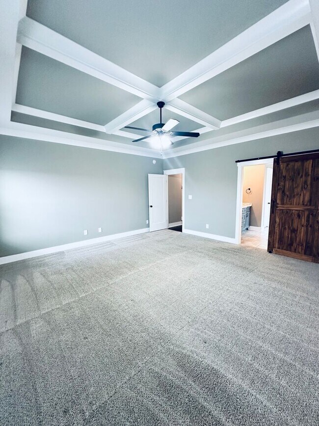 Building Photo - Luxury Living in Live Oak Preserve