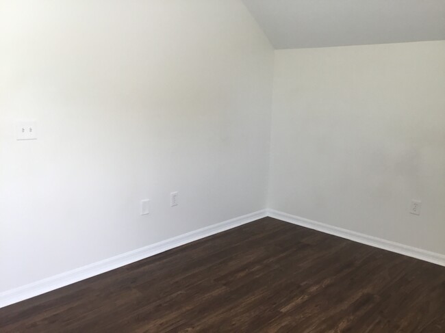 Building Photo - 10225 Summerview Cir