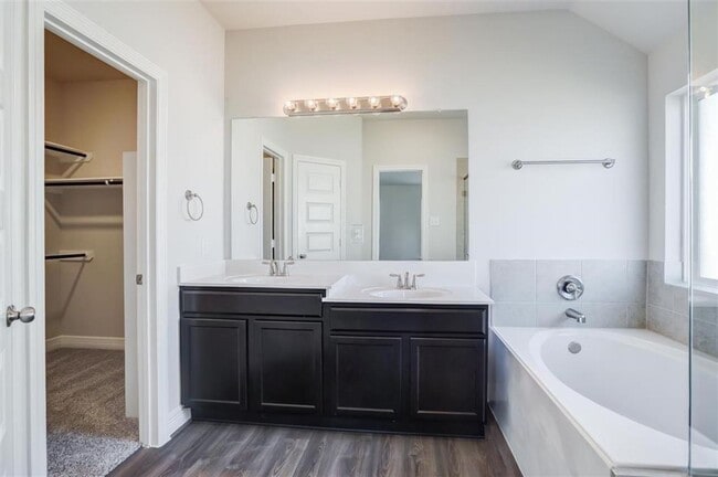 Building Photo - HUGE LOT! 1 Story, 3 Bedroom, 2 Bath