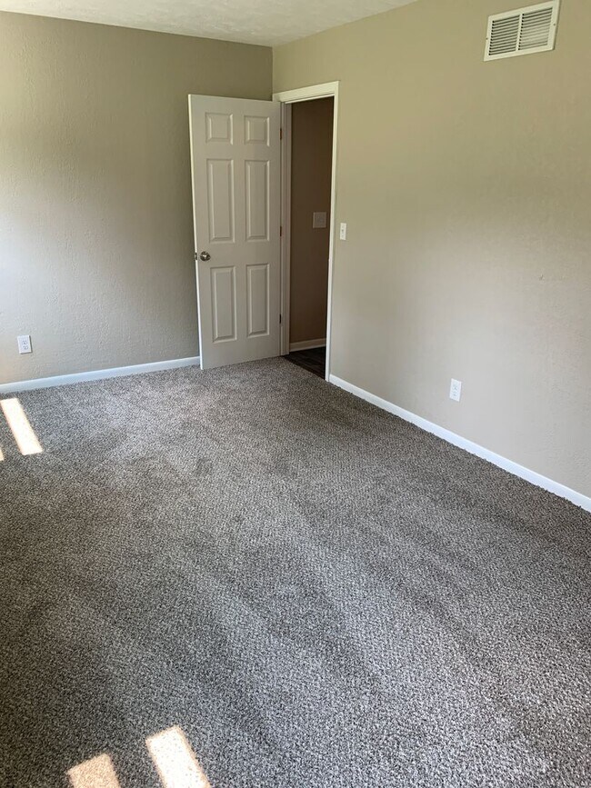 Building Photo - 4737 Javelin Dr