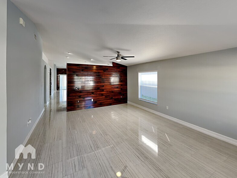 Building Photo - 8105 Tar Hollow Dr