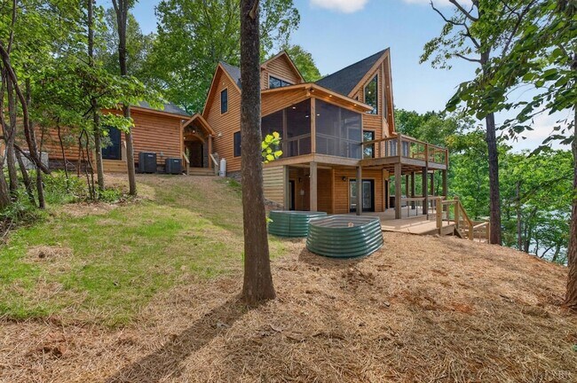Building Photo - 308 Acres Ct