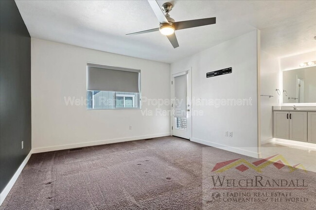 Building Photo - 15271 S Reins Wy