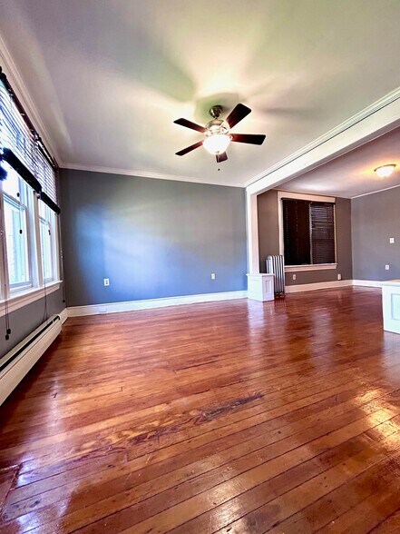 Building Photo - 516 Norwood St