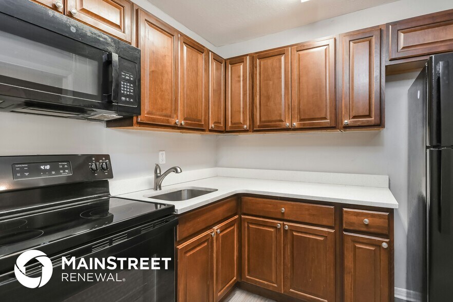 Building Photo - 2409 Straker Ct