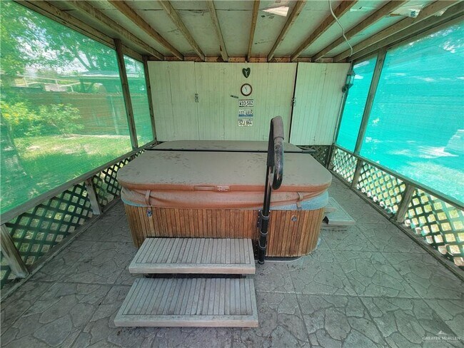 Building Photo - 21 Harvey St