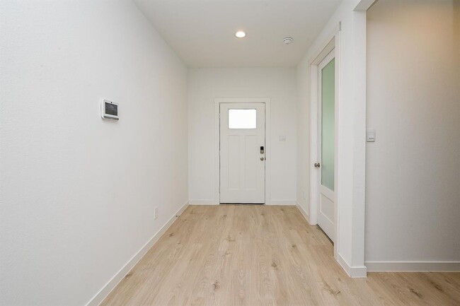 Building Photo - 29946 Gallatin River Ln