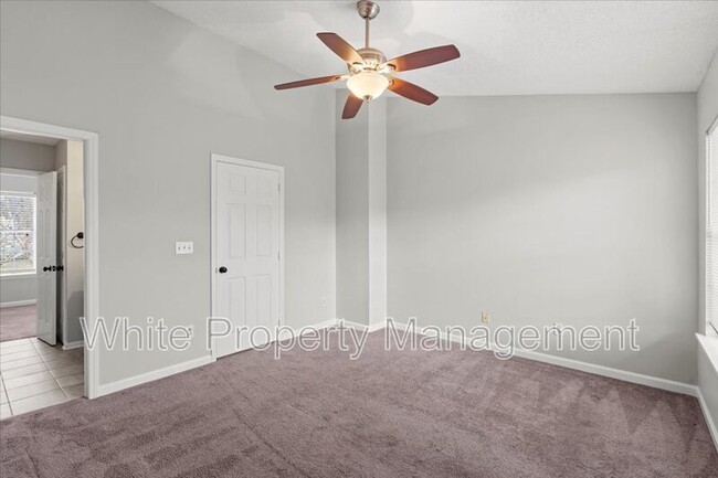 Building Photo - 8289 Golf Ridge Dr