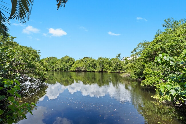 Building Photo - 2023 NE 15th Ave