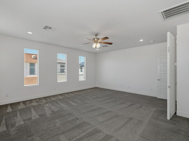 Building Photo - 4910 S Tune