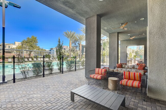 Building Photo - MOUNTAIN VIEW SUMMERLIN CONDO IN GATED COM...