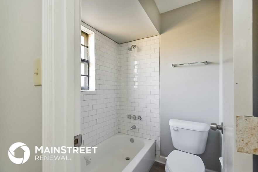 Building Photo - 4109 Kingscrest Cove