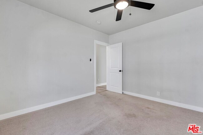 Building Photo - 713 W 118th St