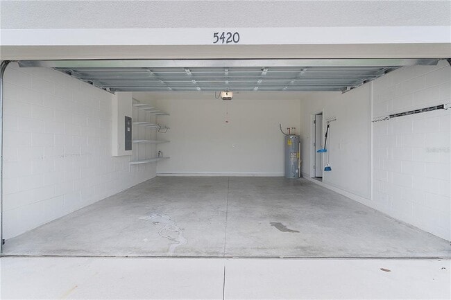 Building Photo - 5420 Sunshine Dr