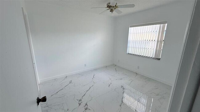 Building Photo - 8205 SW 12th St