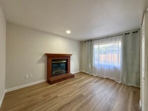 Building Photo - 411 Ruby Dr