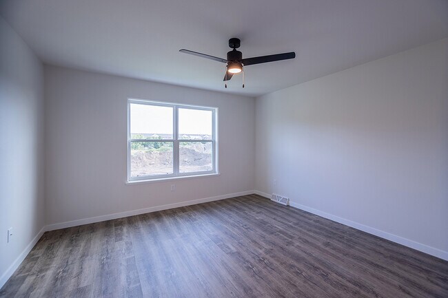 Building Photo - 3408 Green Pastures Ln