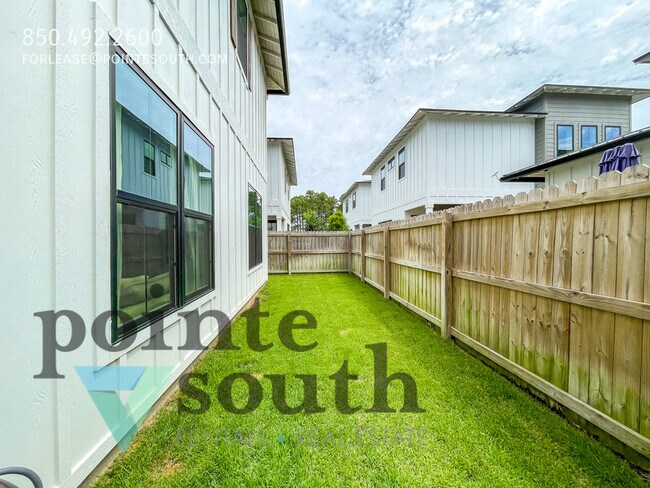 Building Photo - 13805 Red Drum Ct