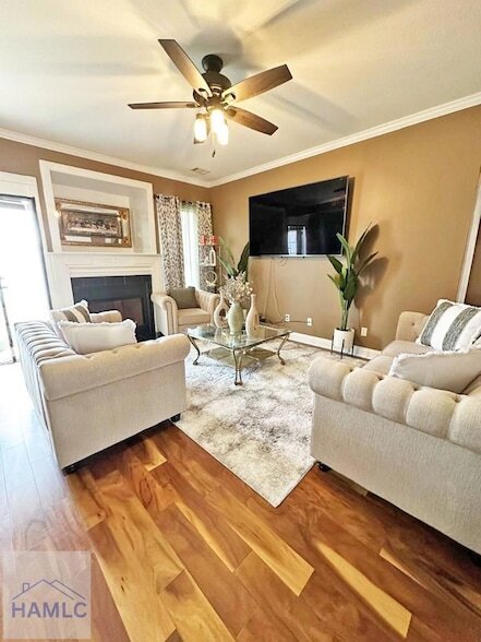 Building Photo - 1102 Sara Ln