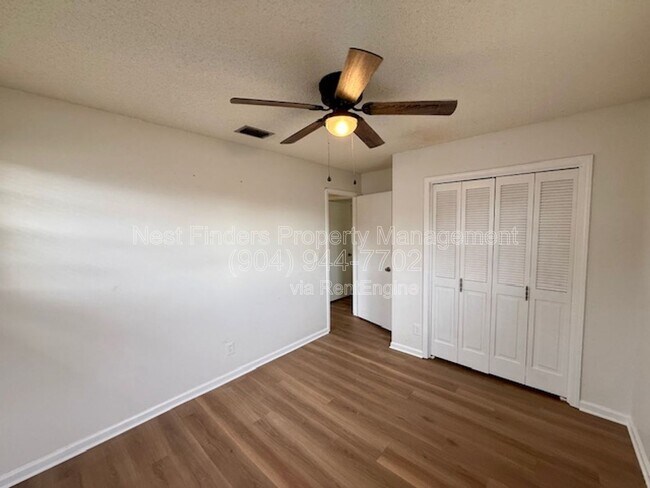 Building Photo - 5907 Gumwood Dr