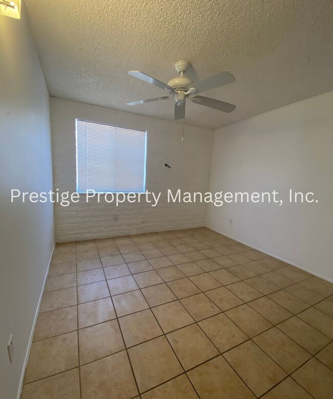 Building Photo - East Side Living Offering, Comfort & Conve...