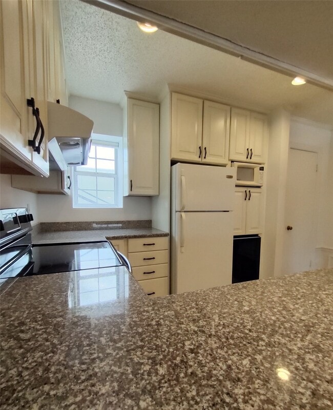 Building Photo - 3131 Southwest Fwy