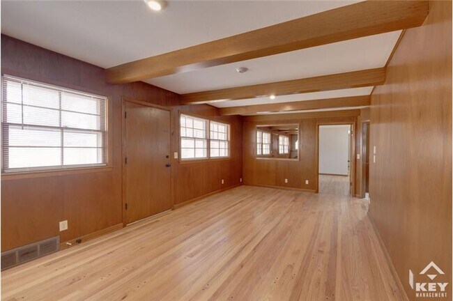 Building Photo - 1143 Patricia St