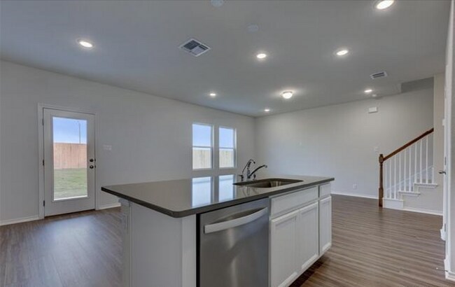 Building Photo - BEAUTIFUL NEW CONSTRUCTION IN HIDDENBROOKE