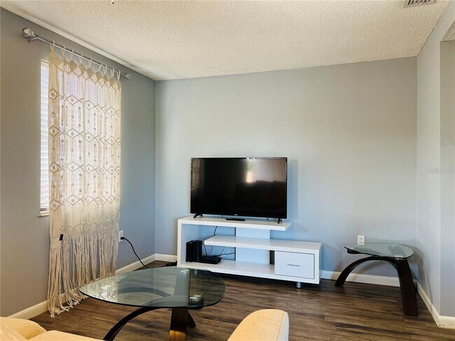 Building Photo - 5026 Water Oak Dr