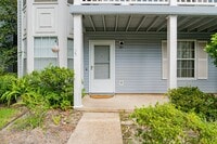 Building Photo - Lovely Ground-Floor Condo with Patio Near Airport