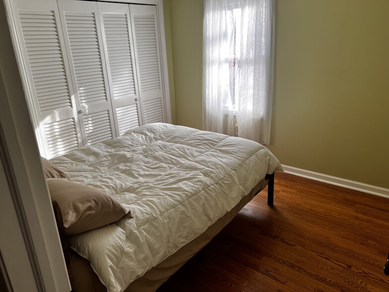 Second Level Bedroom - 7413 Skyline Dr