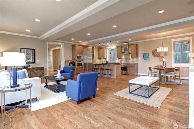 Building Photo - 4bd/2.5ba Kirkland House