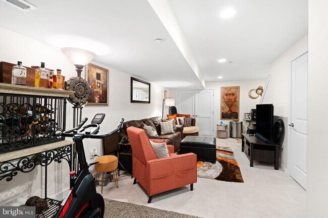 Building Photo - 1638 N 5th St